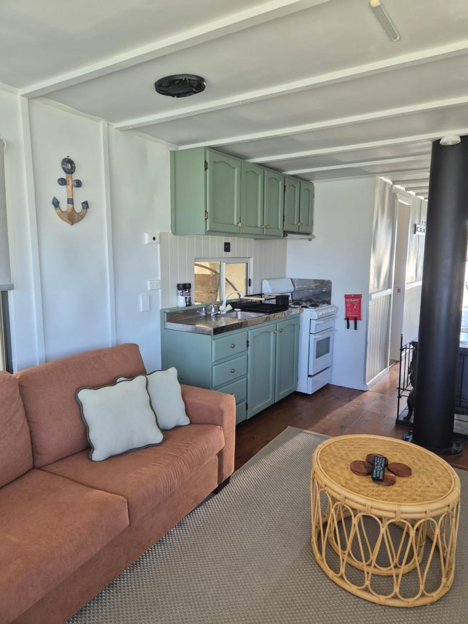 Kitchen or kitchenette, oven