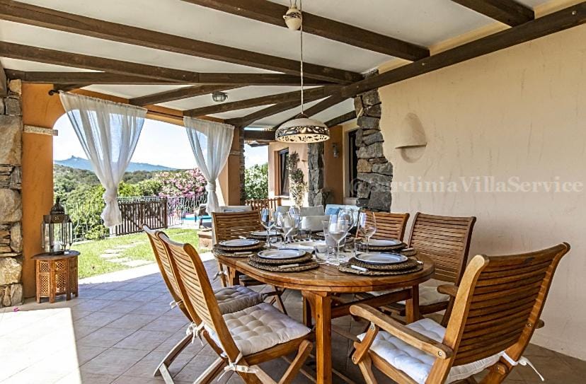 Patio, Dining area