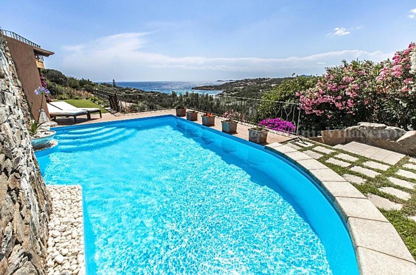 Pool view, Sea view, Swimming pool, sunbed