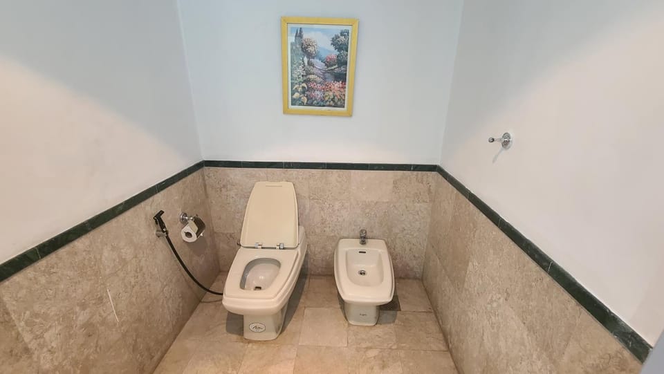 Toilet, Bathroom