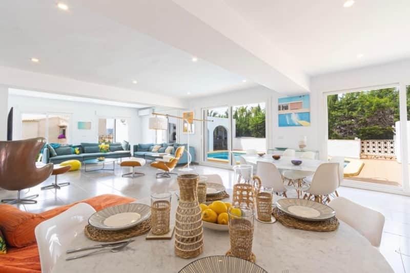 Lounge or bar