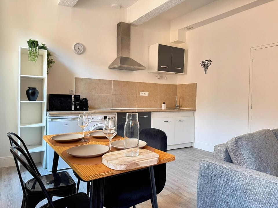 Kitchen or kitchenette