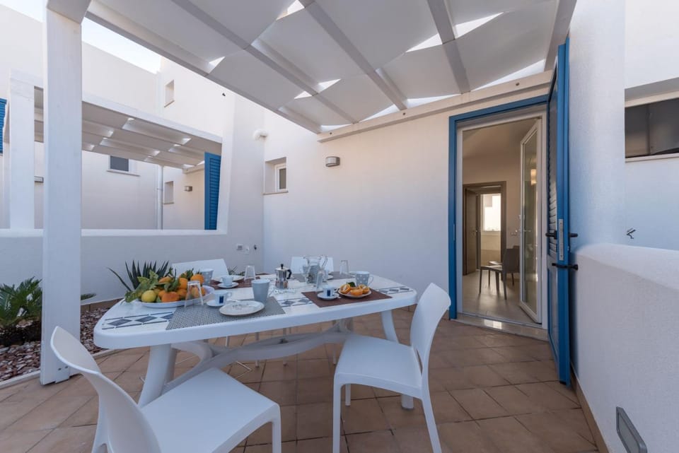 Patio, Balcony/Terrace, Food and drinks, Dining area