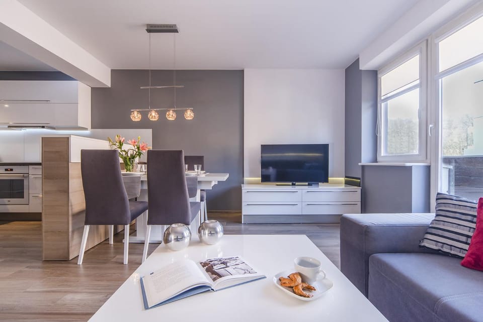 TV and multimedia, Kitchen or kitchenette, Living room, Seating area, Dining area, Evening entertainment