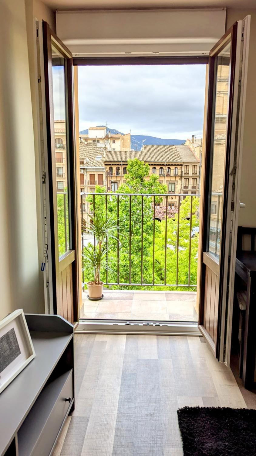 View (from property/room), Balcony/Terrace, Living room