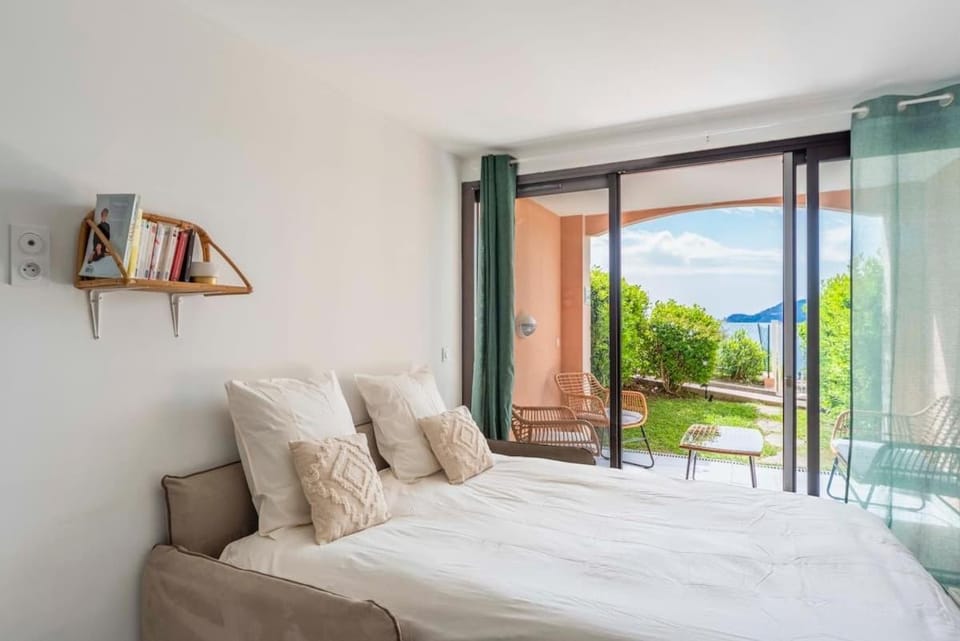 Living room, Sea view