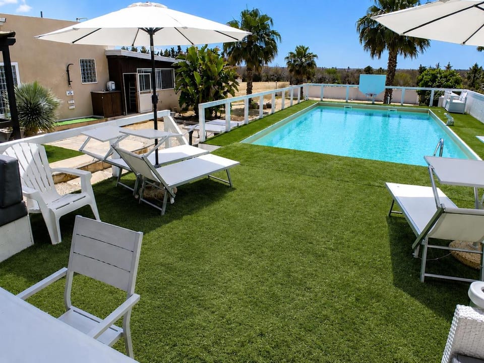 Patio, Day, Natural landscape, Garden, Garden view, Pool view, Swimming pool, sunbed