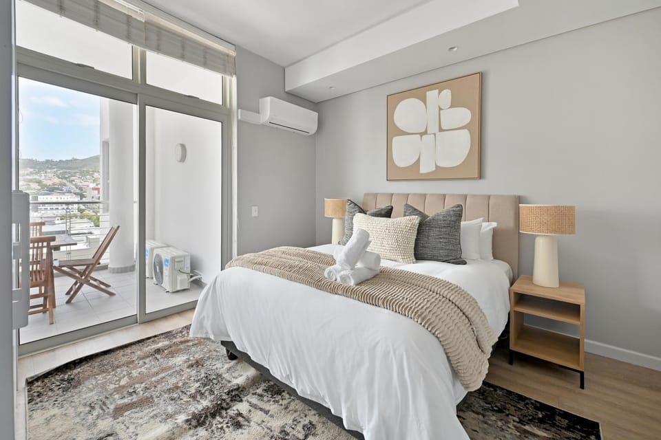 Shyla - Chic 2-Bed Apt with stunning Mountain Views Apartment in Cape Town
