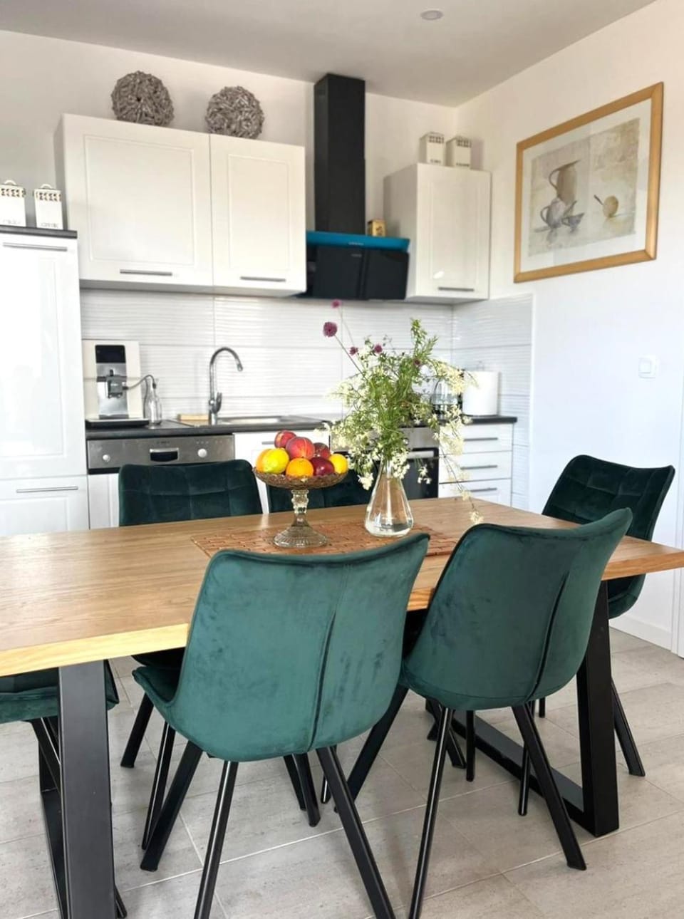 Kitchen or kitchenette, oven
