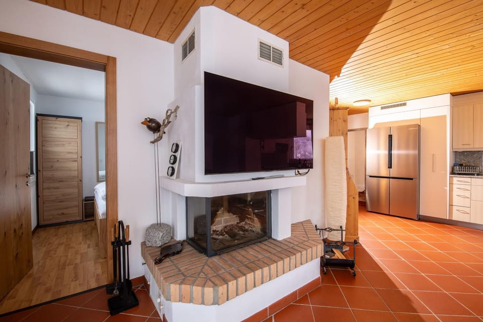TV and multimedia, fireplace