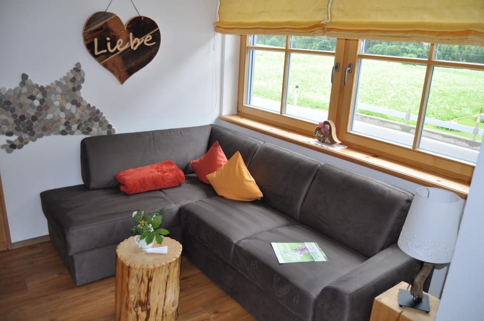 TV and multimedia, Seating area
