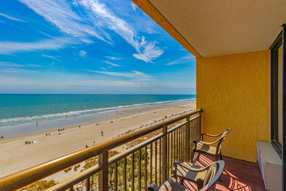 Beautiful Oceanfront Studio with Stunning Views- Caravelle 712 House in Myrtle Beach