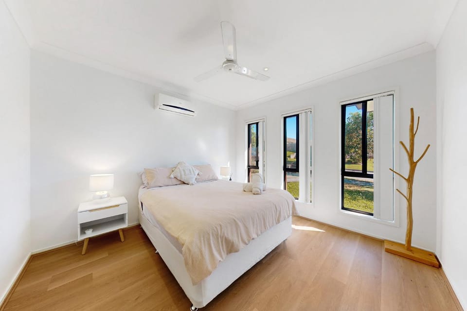 4BR Family Home Coomera Theme Parks & Shopping House in Coomera