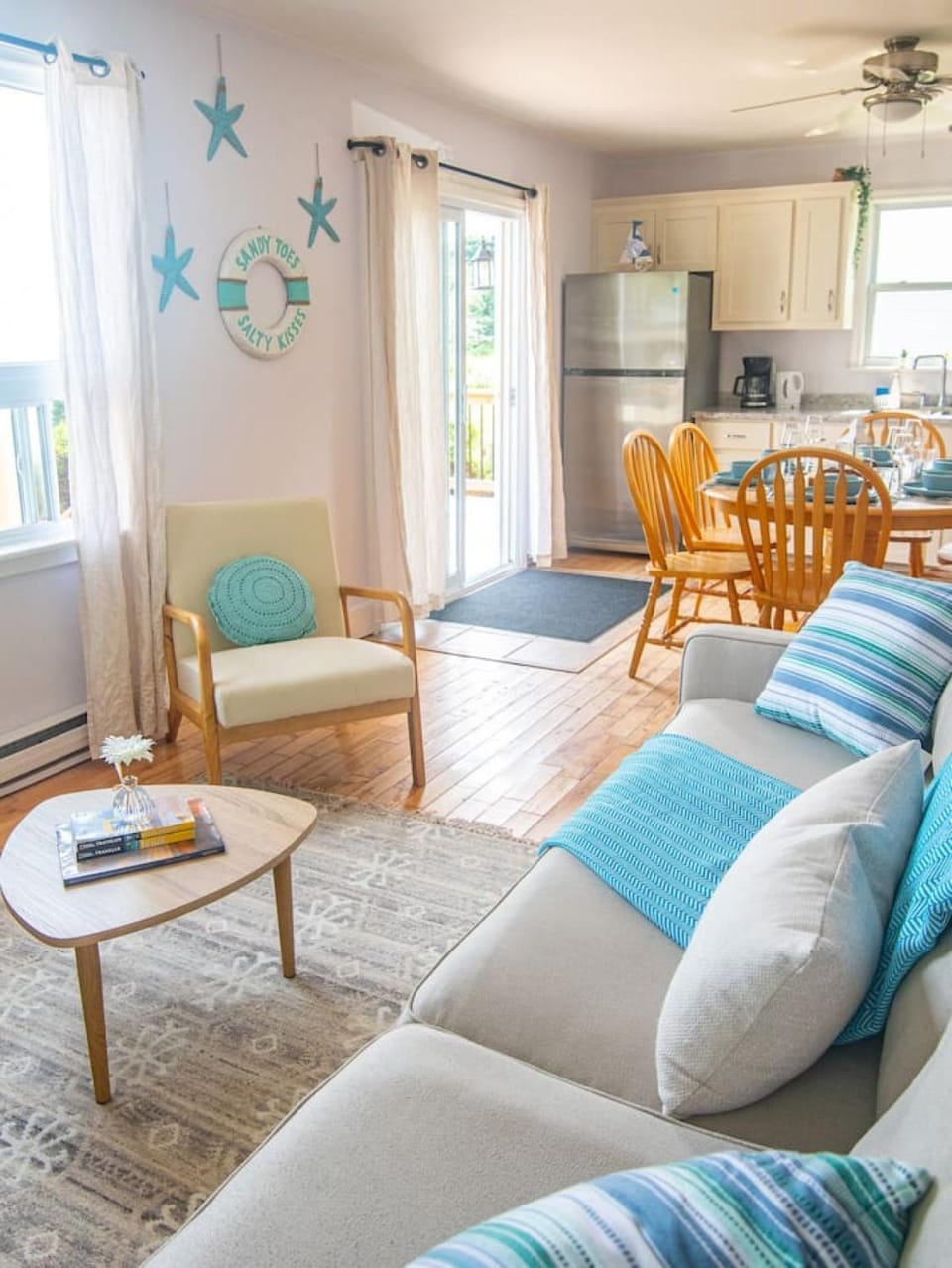 Waterfront Cottage beach access House in Prince Edward County