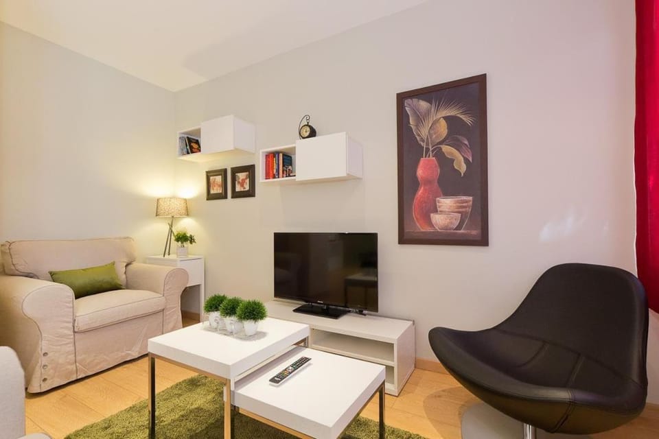 TV and multimedia, Living room, Seating area