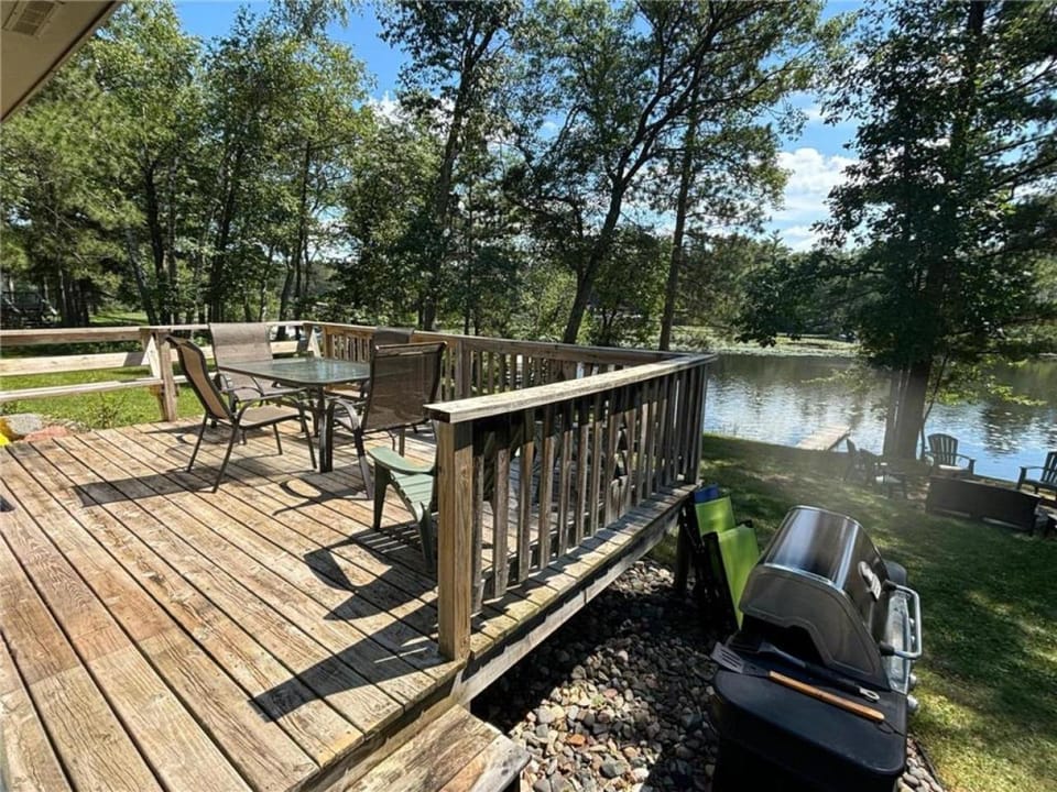 View (from property/room), Balcony/Terrace, Lake view