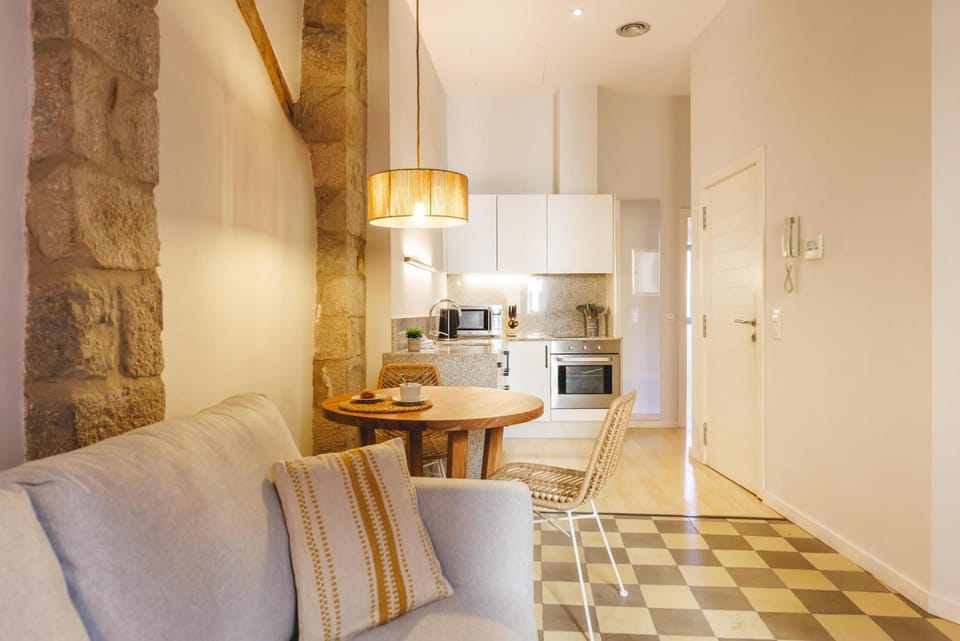 Kitchen or kitchenette, Dining area, oven, stove