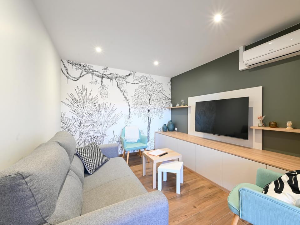 TV and multimedia, Living room, air conditioner