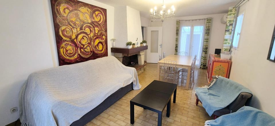 Communal lounge/ TV room, Living room