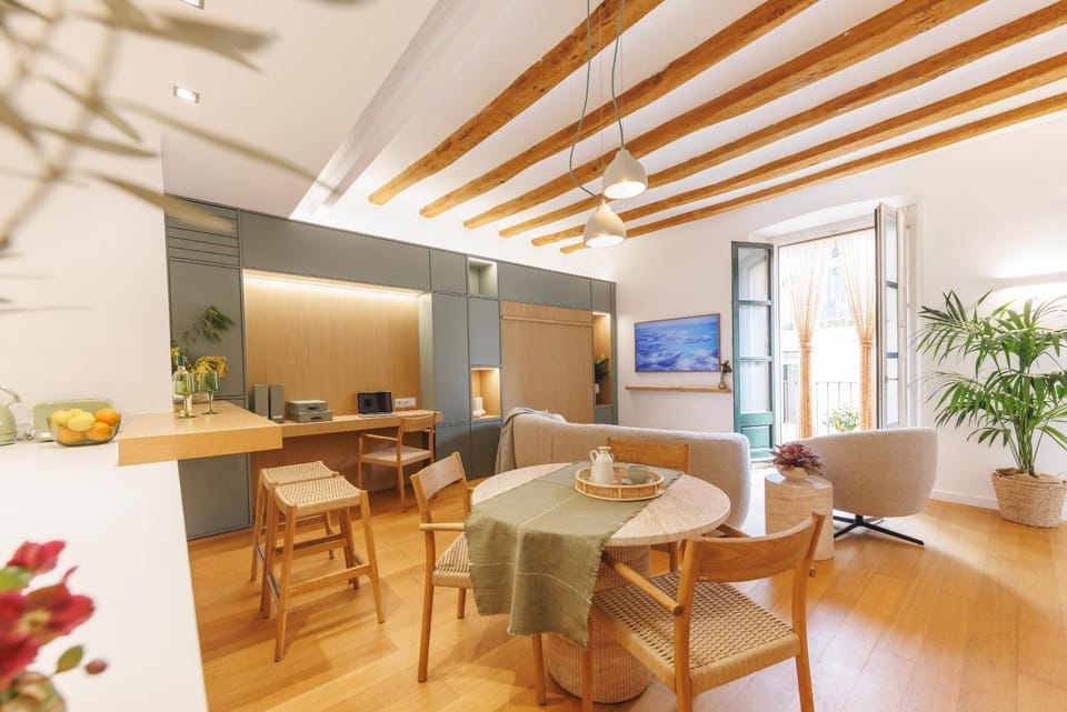 Living room, Dining area