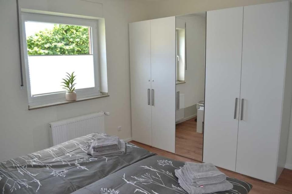 Bedroom, wardrobe