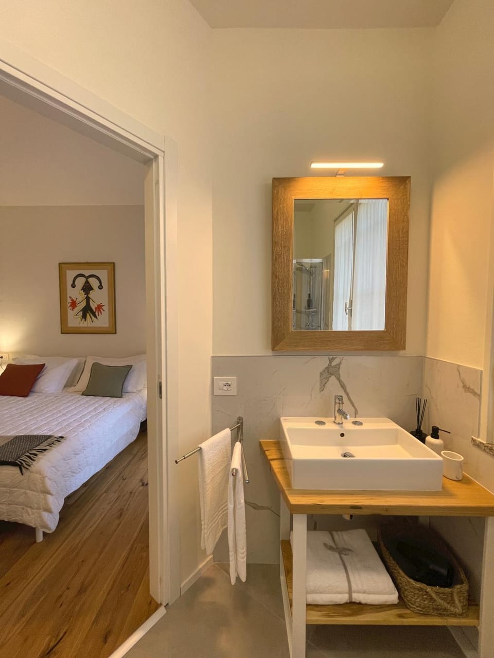 Photo of the whole room