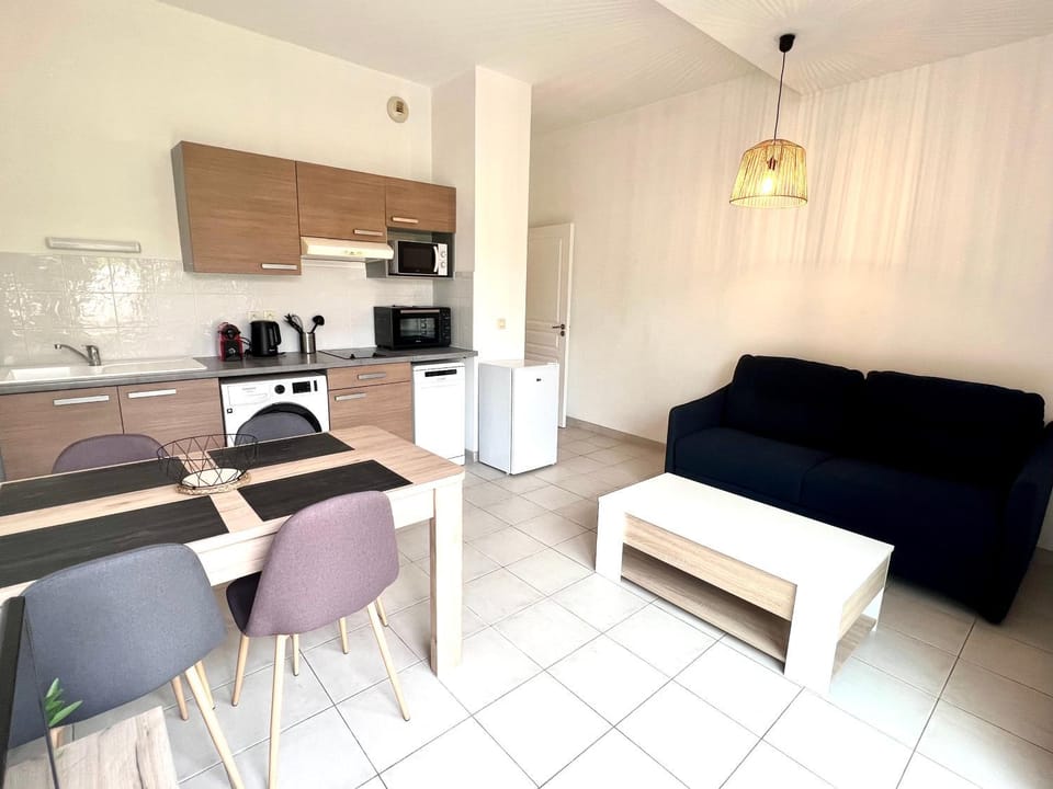 Appartement calme avec exterieur Apartment in La Rochelle