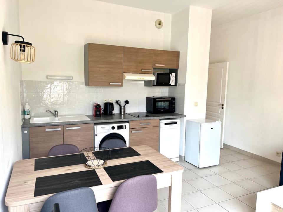 Appartement calme avec exterieur Apartment in La Rochelle