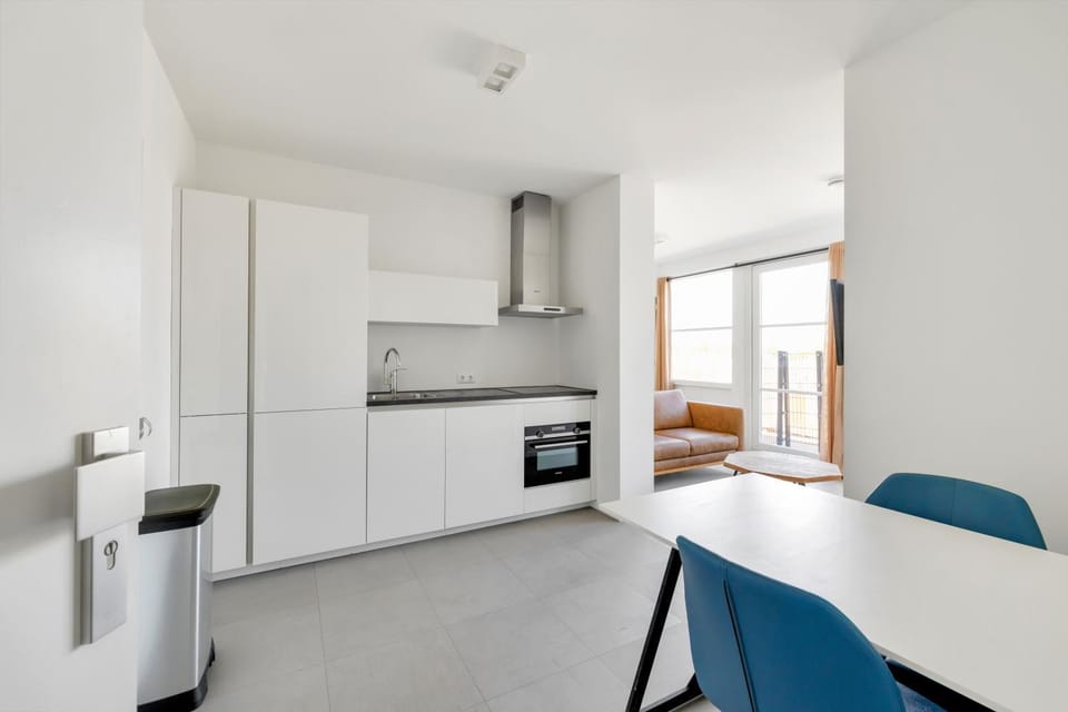 Kitchen or kitchenette, Dining area, stove