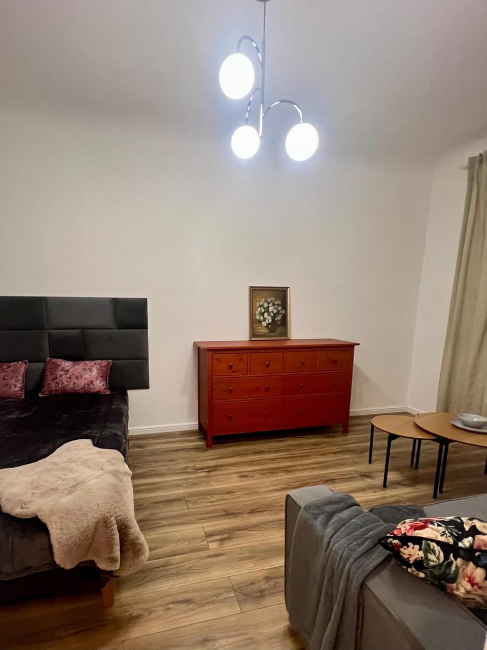 Bed, Living room, Bedroom