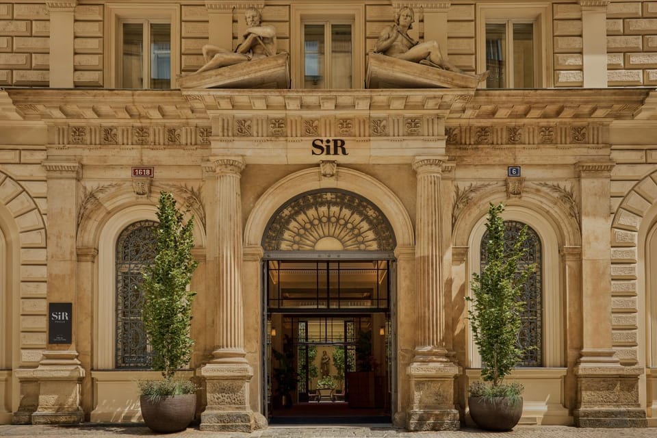 Property building, Facade/entrance
