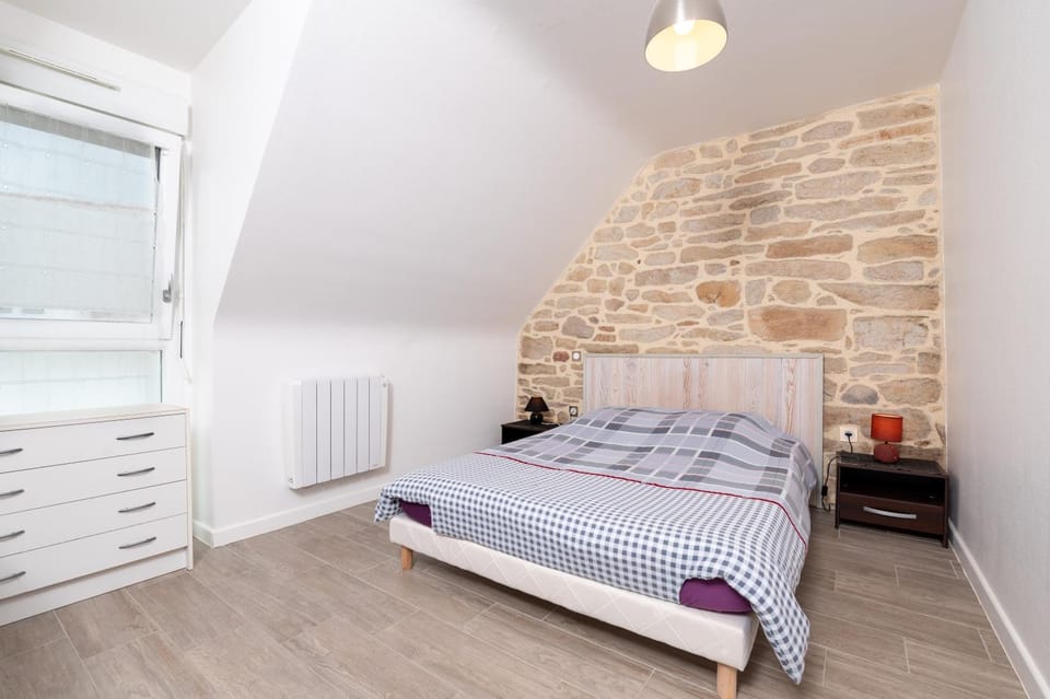 Property building, Living room, Bedroom