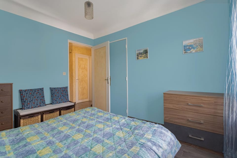 Living room, Bedroom