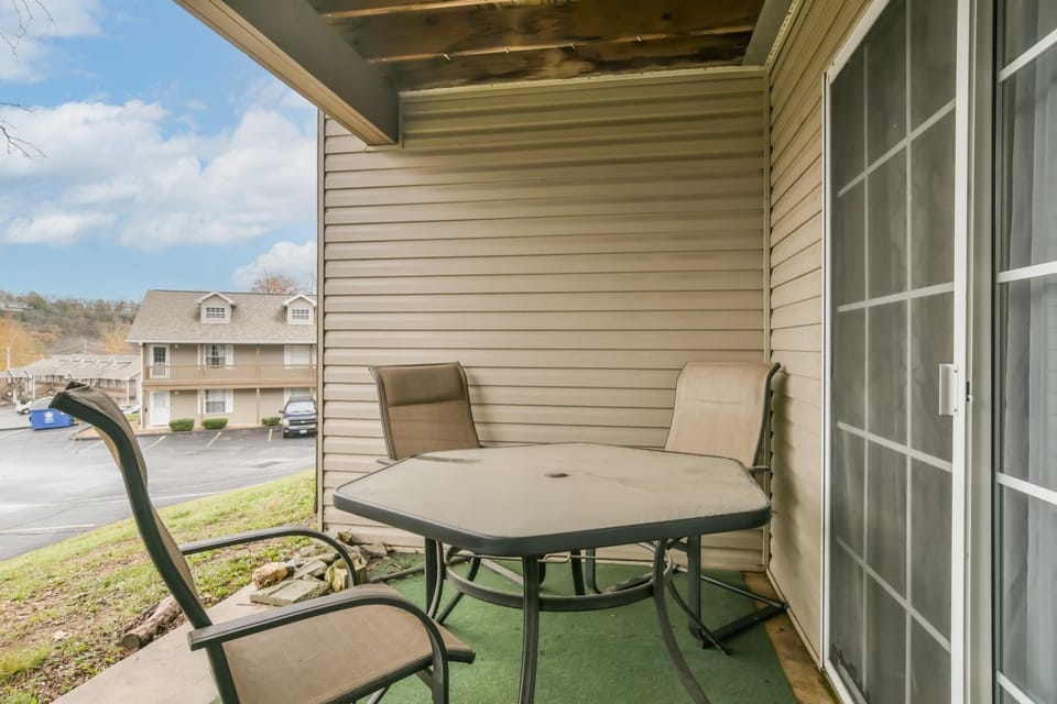 Patio, Day, View (from property/room), Balcony/Terrace, Seating area, Dining area