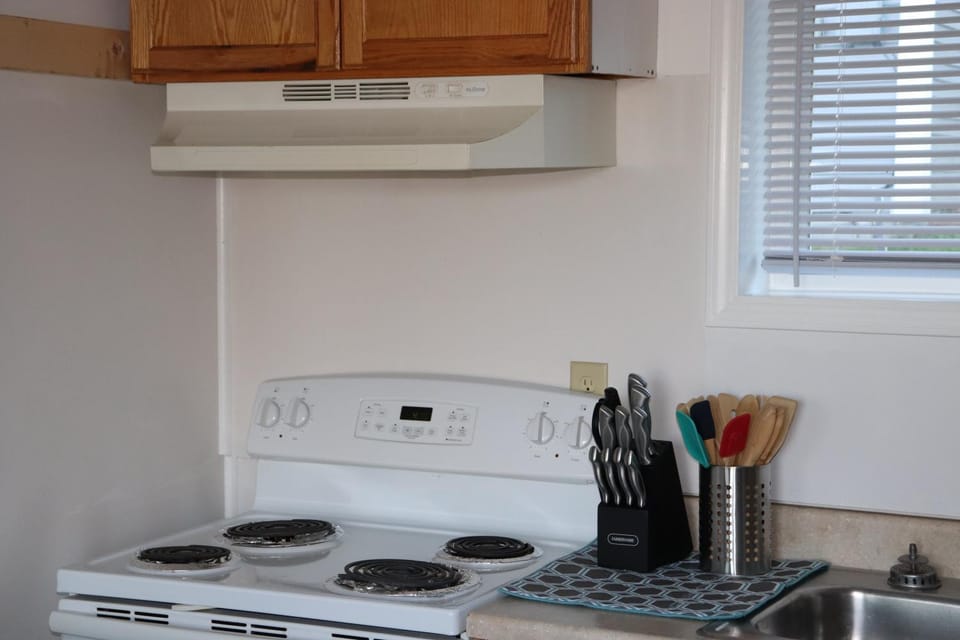 Kitchen or kitchenette, stove