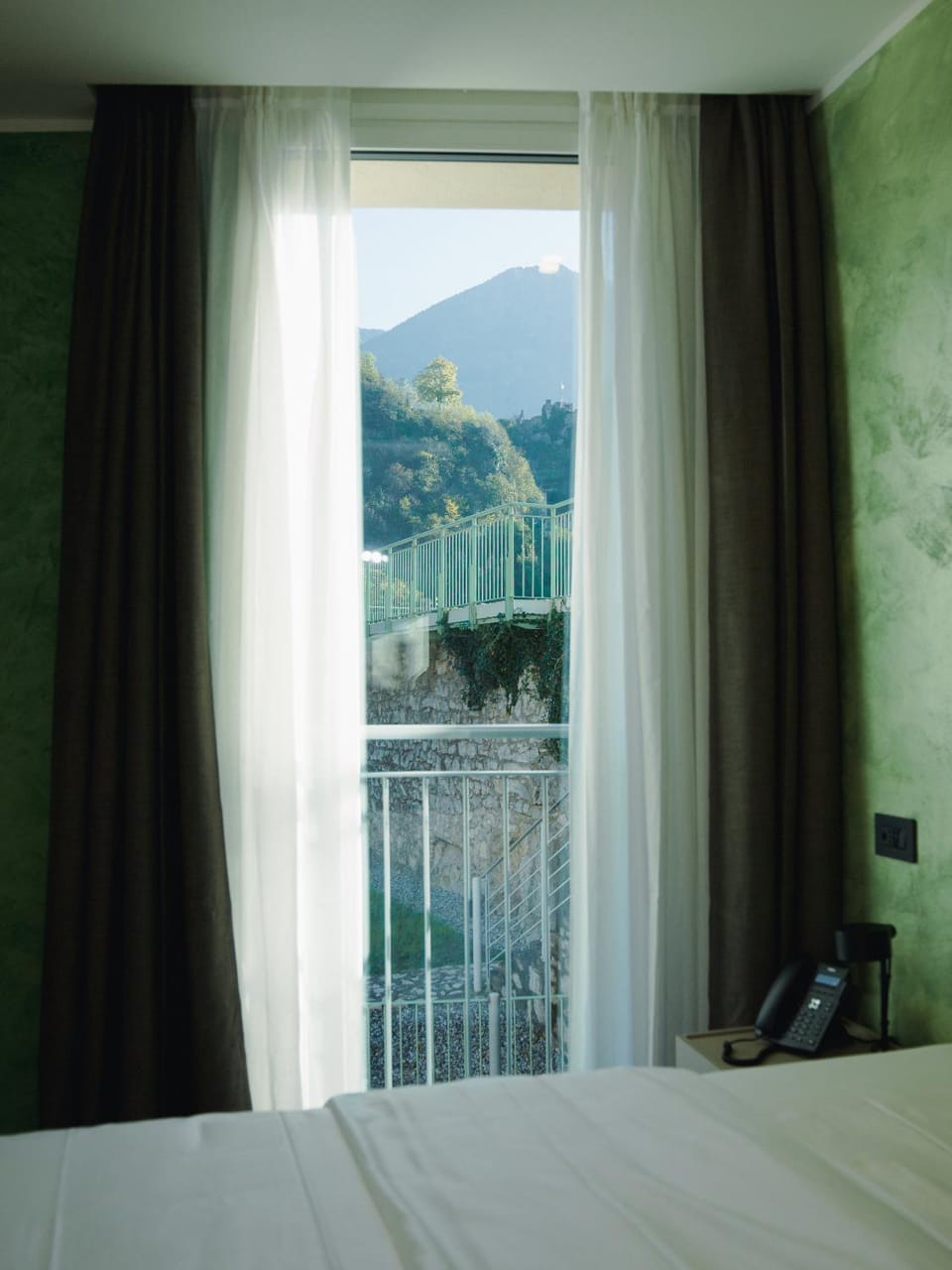 Natural landscape, Photo of the whole room, Mountain view
