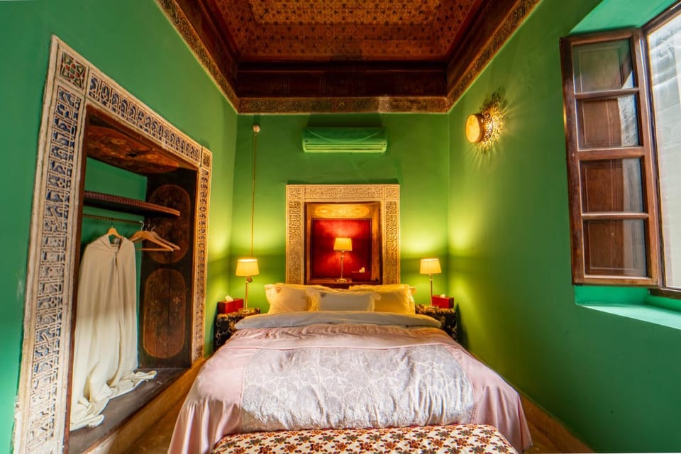 Bed, Bedroom, air conditioner