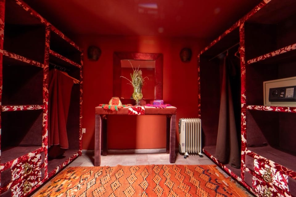 Bedroom, wardrobe