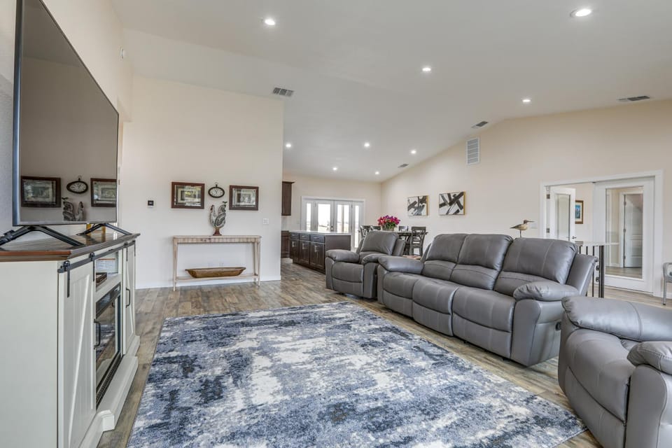 On-Site Winery: Rural Plymouth Getaway! House in Sierra Nevada