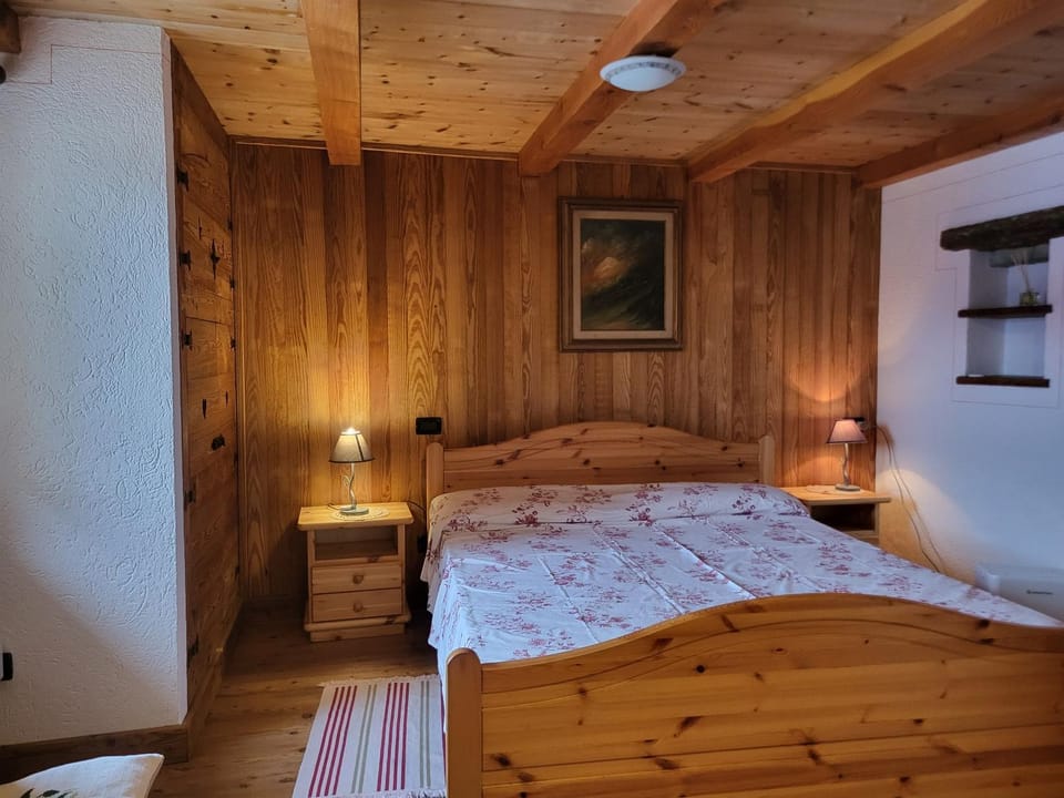 La Comba - Les Fleurs Apartment in Aosta Valley, Italy