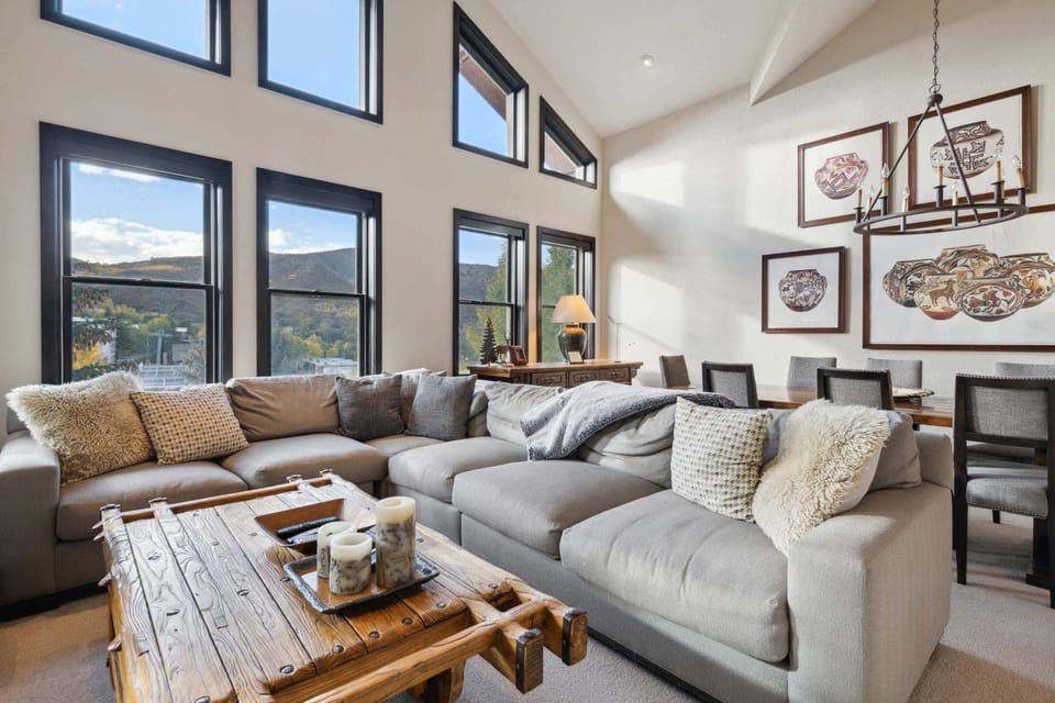 Woodrun Place 52 Apartment in Snowmass Village