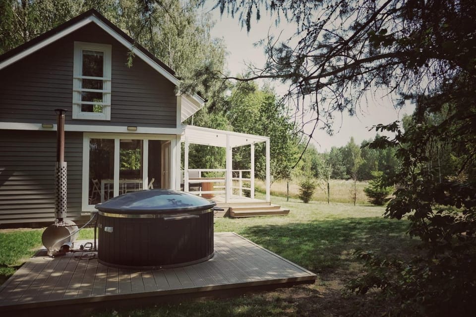 Property building, Garden, Hot Tub, Garden view