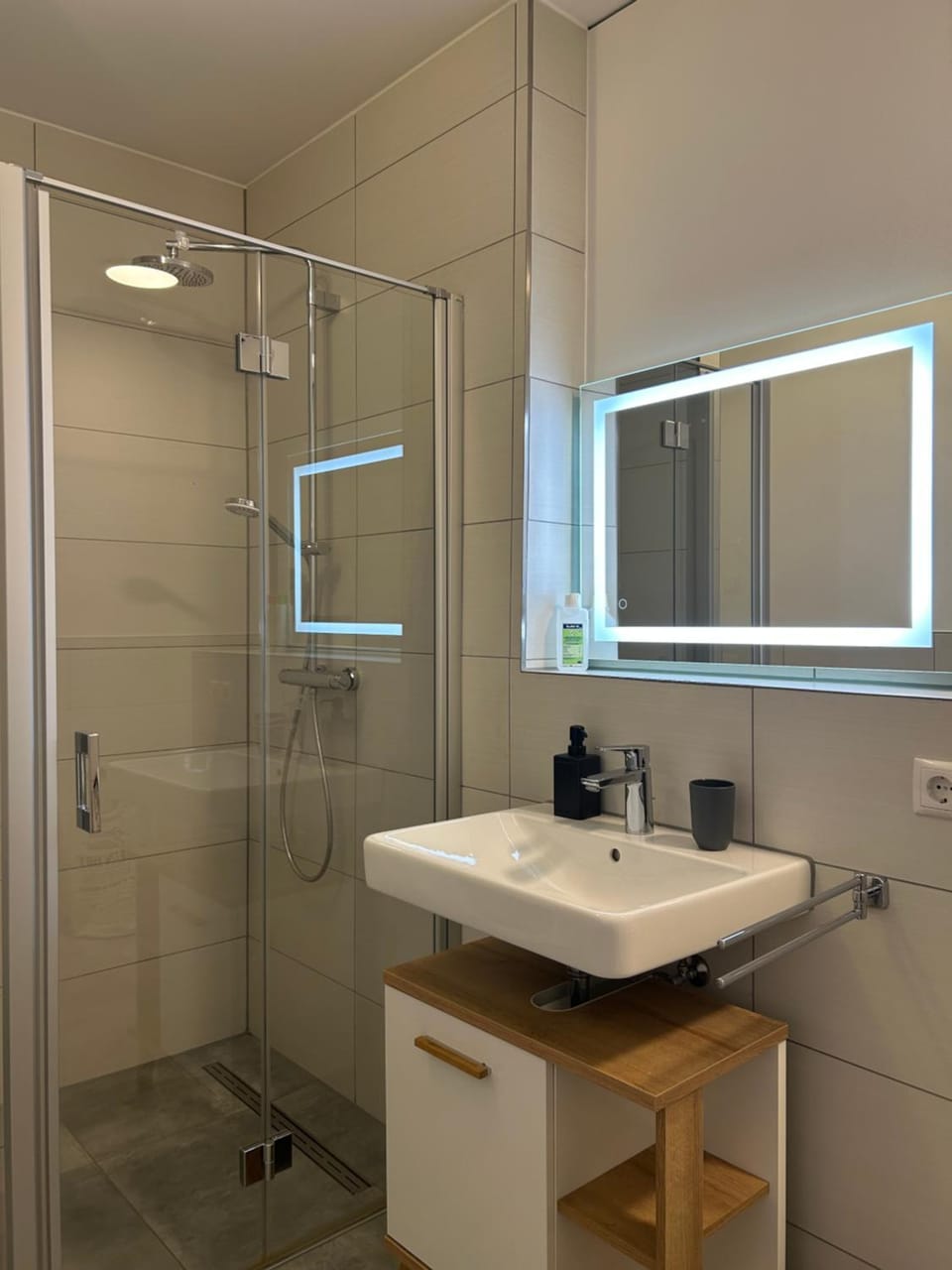 Shower, Bathroom