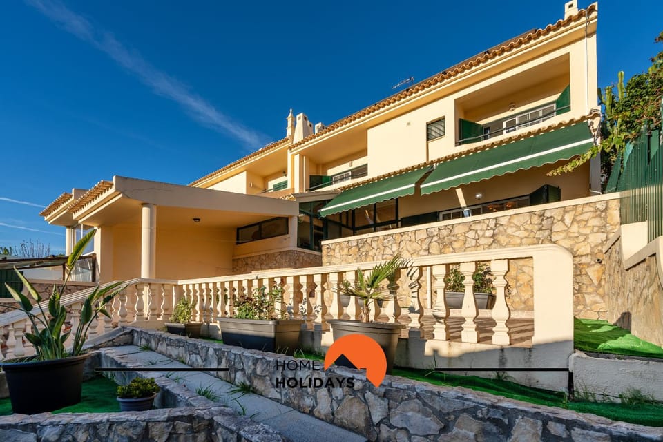 Property building, Facade/entrance, Off site