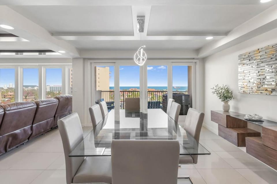 Amazing Panoramic Ocean Paradise Apartment in South Padre Island