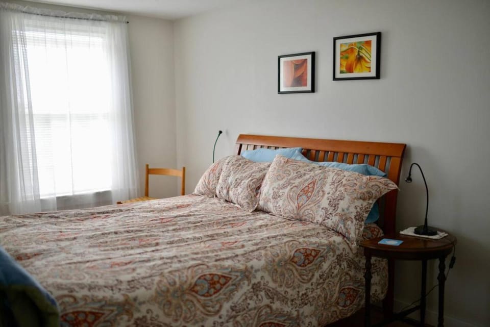 Mudges Bluff Waterfront Retreat House in Lubec