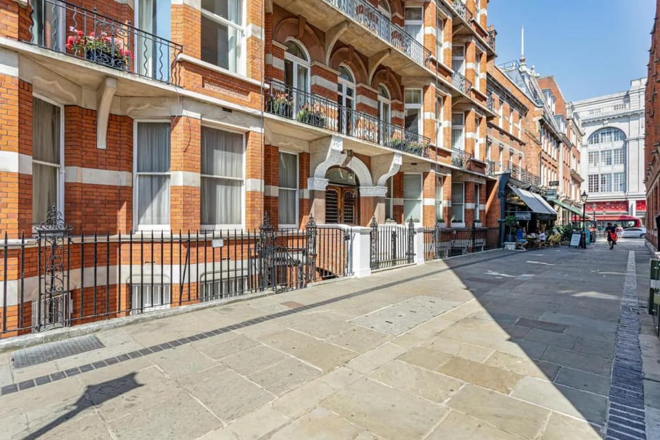 Property building, Neighbourhood, Street view, Location