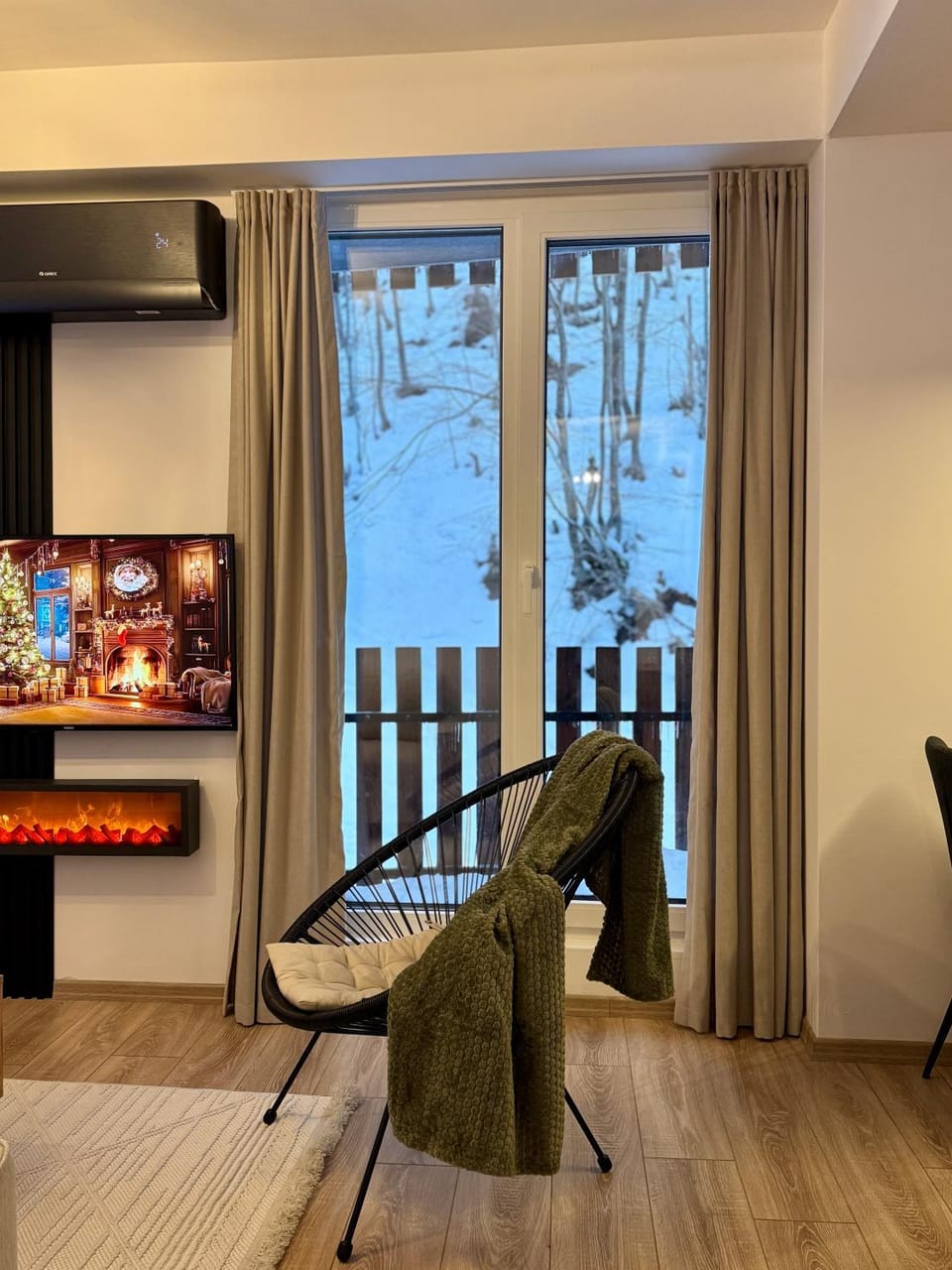 Communal lounge/ TV room, Living room