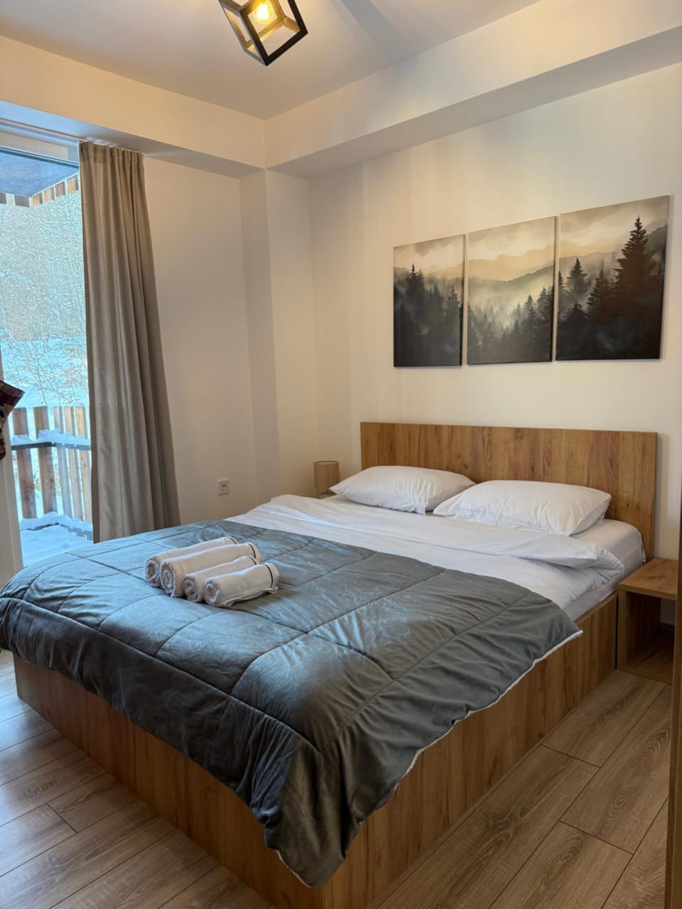 Bed, Bedroom, towels