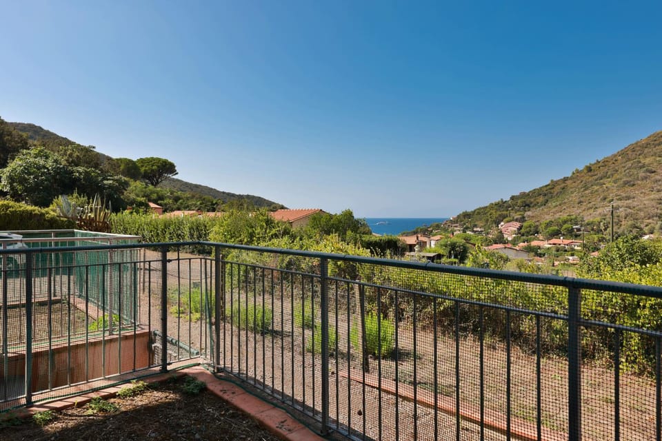 Day, Natural landscape, View (from property/room), Balcony/Terrace, Mountain view